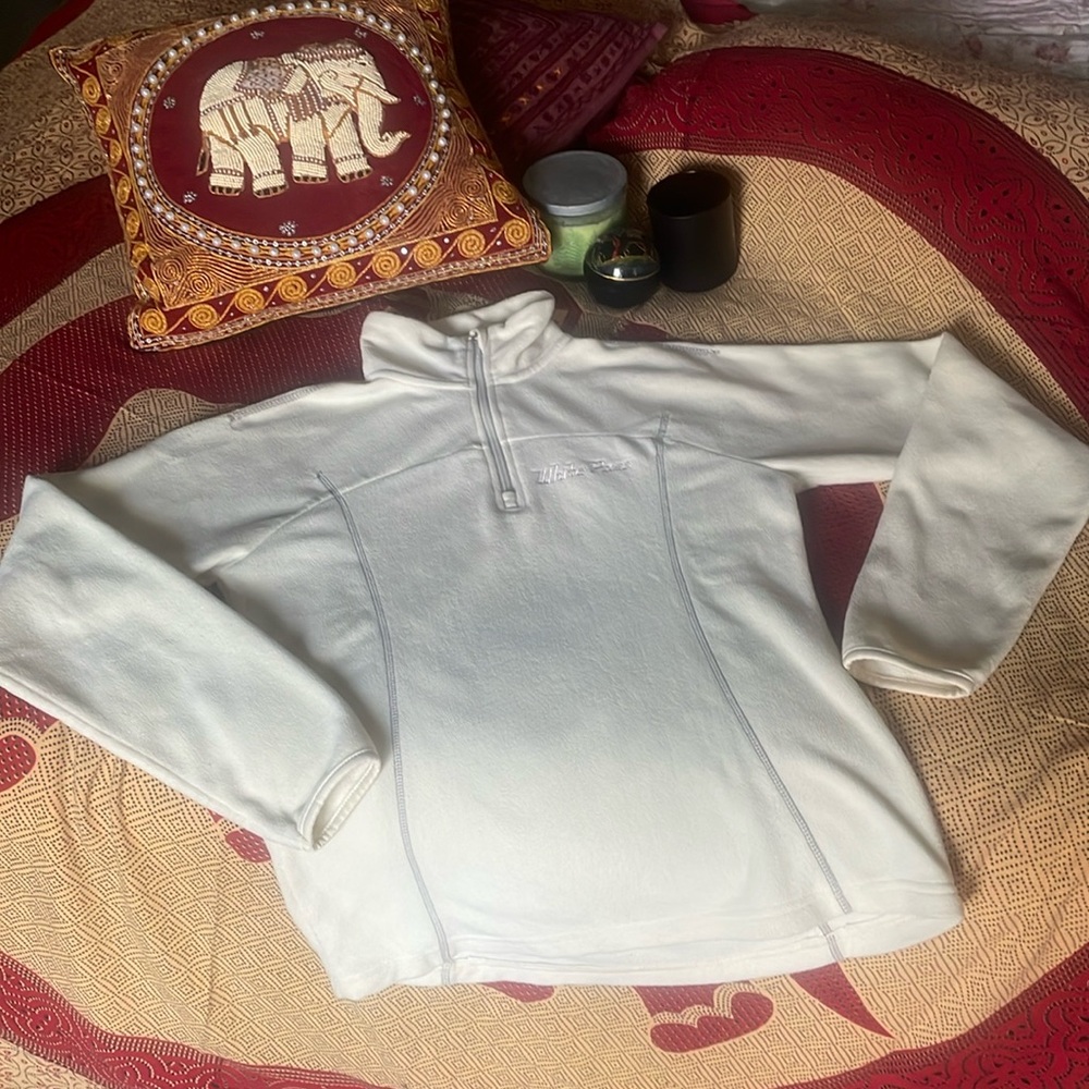 Like new cream quarter zip fleece sweater
